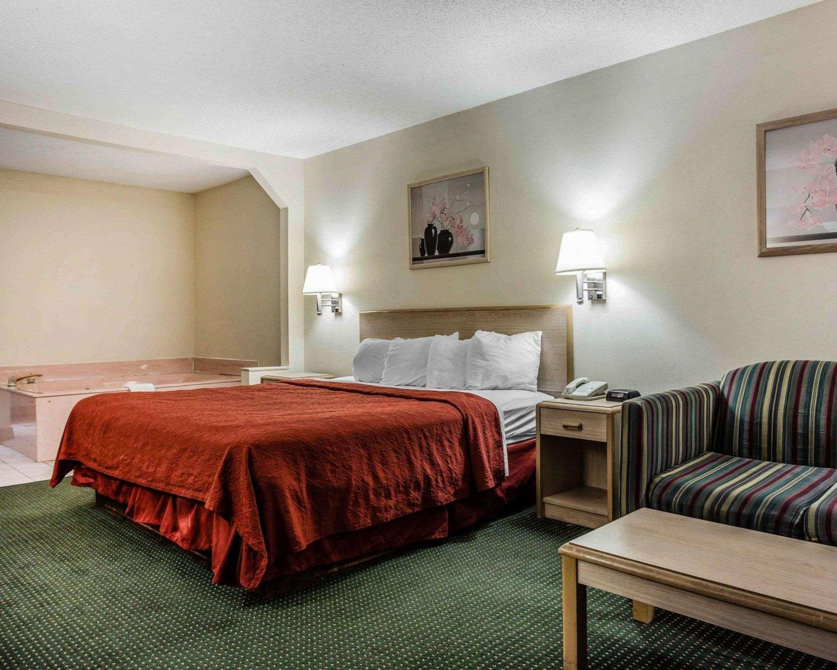 Quality Inn & Suites Stockbridge Atlanta South I-75 Exterior photo