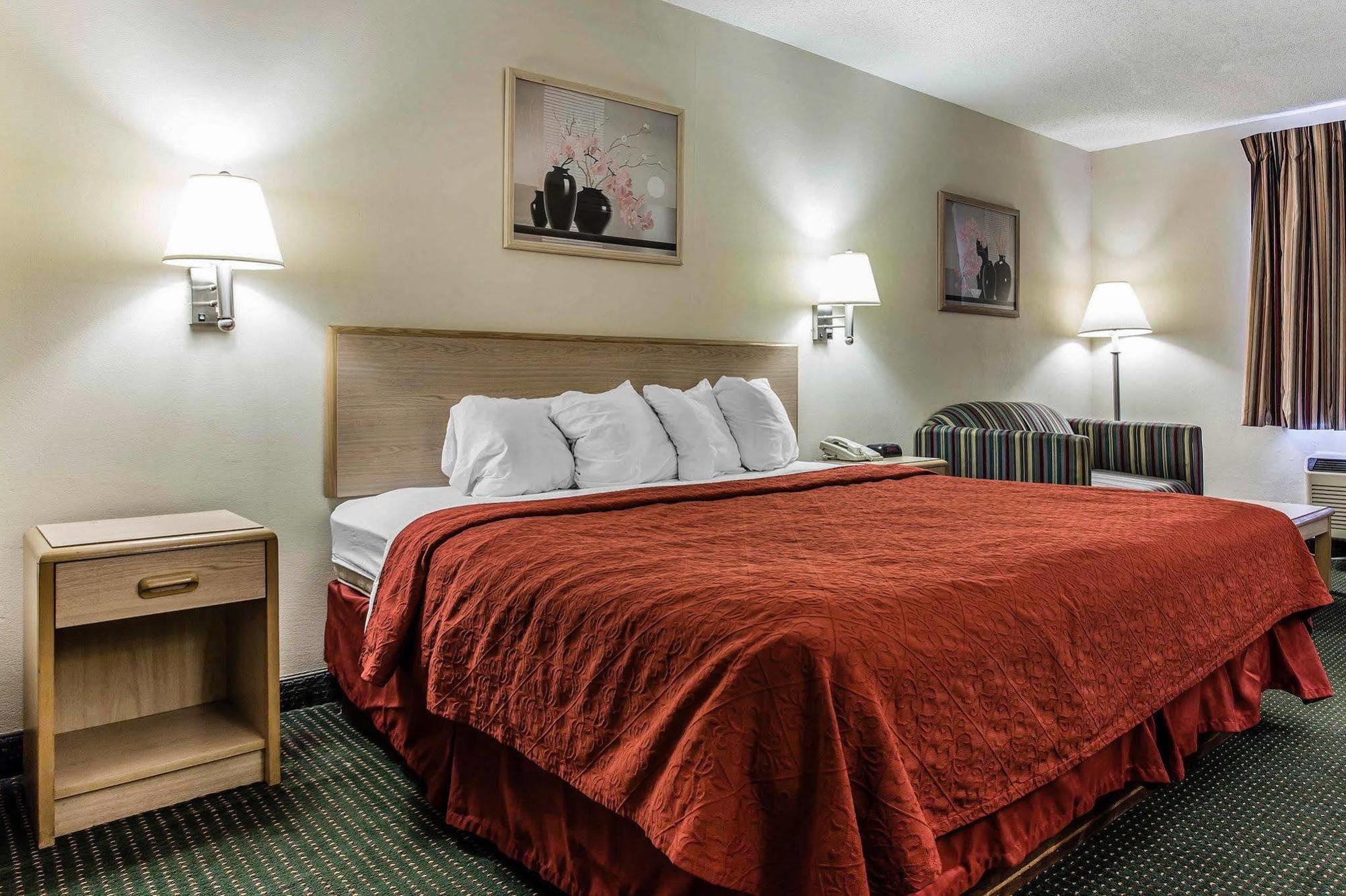 Quality Inn & Suites Stockbridge Atlanta South I-75 Exterior photo